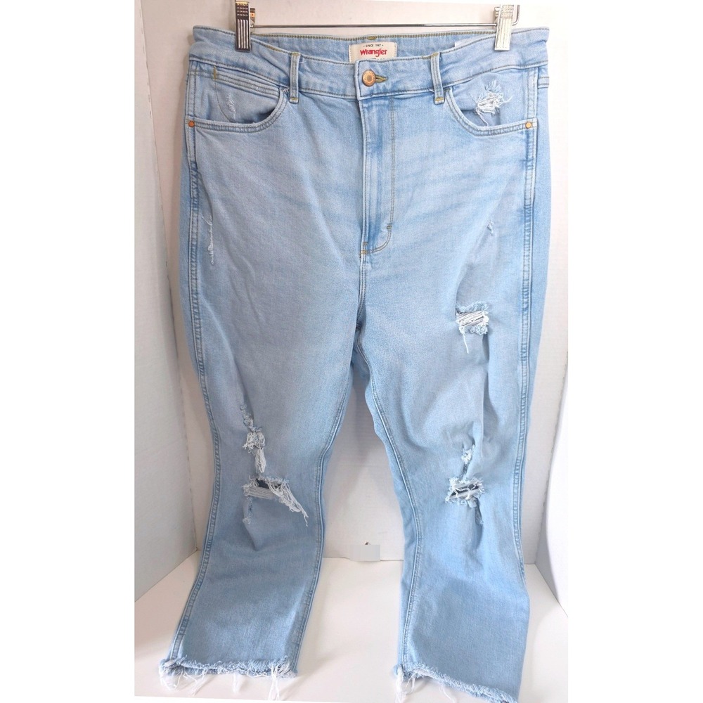 Y2K Wrangler High Rise Taper‎ Distressed Light Wash Jeans Size 14 Raw Hem Ankle